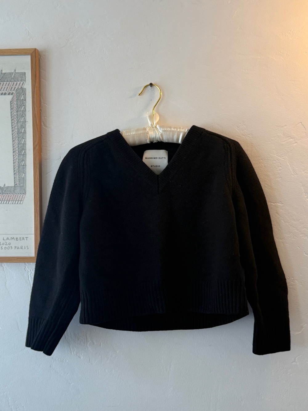 Black massimo dutti v-neck sweater in XS